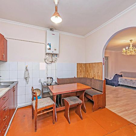Super Location - Shared Bathroom And Kitchen เยเรวาน ภายนอก รูปภาพ